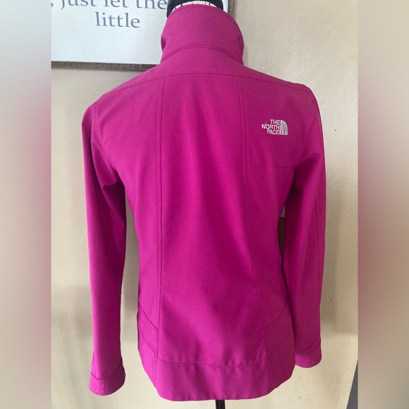 The North Face womens size S coat bright vibrant pink - Picture 3 of 9